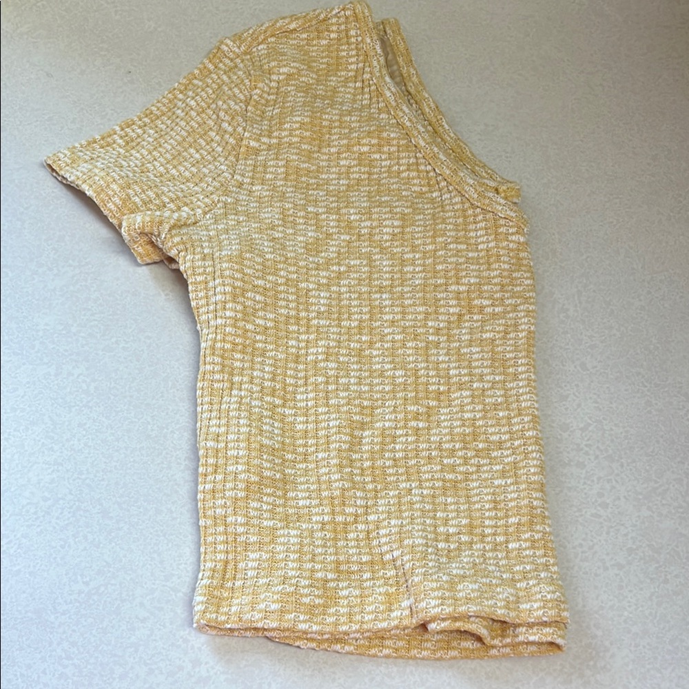 SO Orange Cream Ribbed Crop T-Shirt - Picture 3 of 3